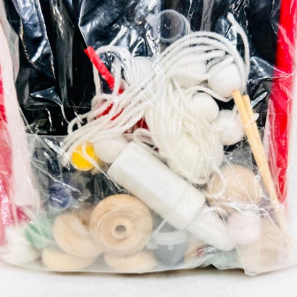 Mary Maxim Yo Yo Santa Kit - Makes 4 - New - Picture 5 of 5